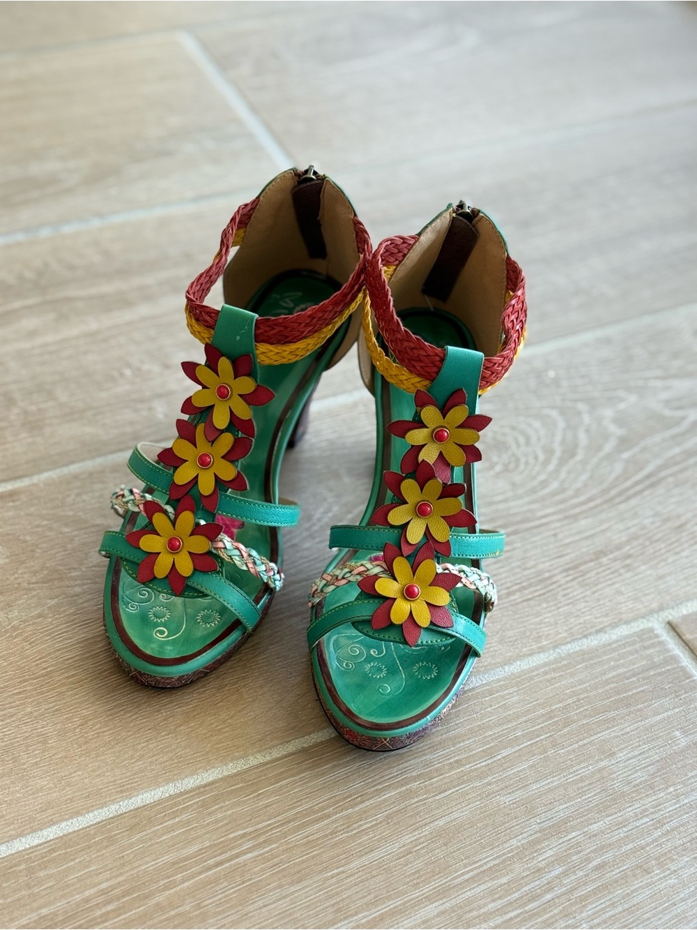 Retro floral platform sandals